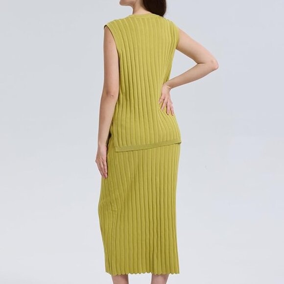 NEW: 2-Piece Skirt Set inc. Midi Skirt and Sleeveless V-Neck Top - Picture 4 of 8